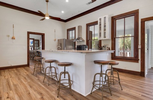 Indian Pass Casa | Indian Shores: Perfect 7BR Family Home- Beach Views, Pri. Pool, Old FL Charm!