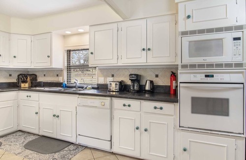 Bandera Casa | Indian Springs Lakehouse