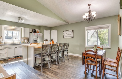 Martinsville Condominio | Indianapolis Area Gem: Hike, Bike & Golf!
