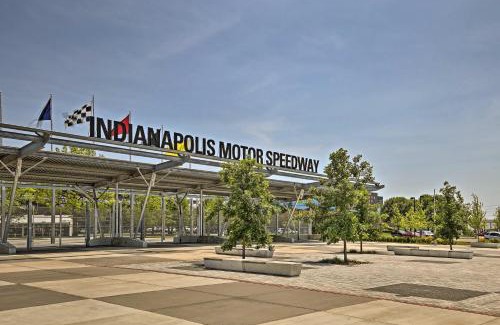 Speedway Casa | Indianapolis Vacation Rental - Walk to the IMS!