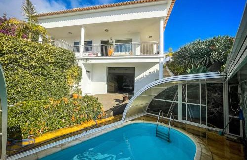 Tabua Casa | Indigo Star House