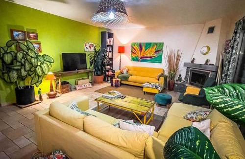 Tabua Casa | Indigo Star House
