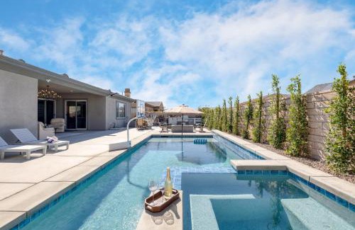 Terra Lago Casa | Indio Echo AvantStay Terra Lago Retreat Pool Firepit Outdoor Kitchen