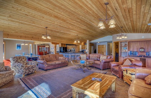 Del Norte Casa | Indoor heated pool, hot tub, sauna with mountain views, wildlife and solitude.