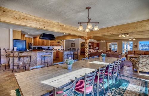Del Norte Casa | Indoor heated pool, hot tub, sauna with mountain views, wildlife and solitude.