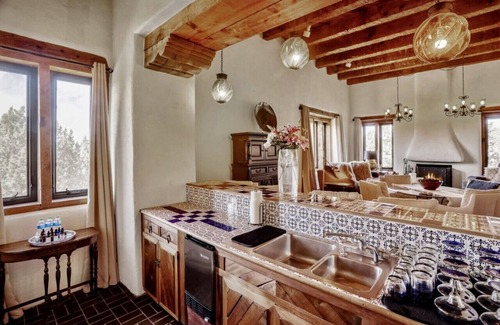 La Cienaga Casa | Indoor heated pool minutes to downtown Santa Fe