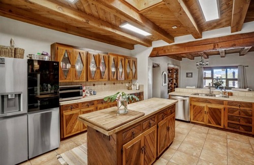 La Cienaga Casa | Indoor heated pool minutes to downtown Santa Fe