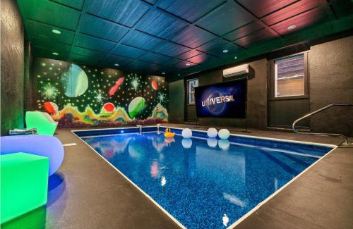Caton Casa | Indoor Pool - Epic Game Room - MiniGolf - 24 Guests - 8 Bedrooms