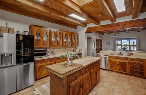 La Cienaga Casa | Indoor Pool-Expansive Views- Minutes to the Plaza-Hacienda Tesoro Escondido!