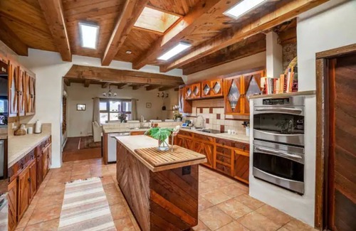 La Cienaga Casa | Indoor Pool-Expansive Views- Minutes to the Plaza-Hacienda Tesoro Escondido!