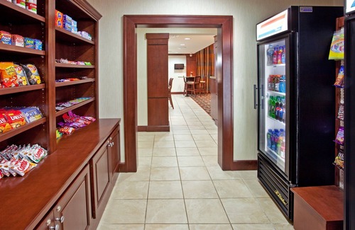 Elkhart Apartamento | Piscina cubierta + Wi-Fi gratis, desayuno gratis | A solo 20 minutos de la Universidad de Notre Dame