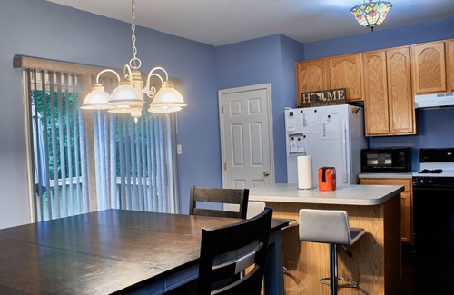 Elkton Casa | Indoor turf gym inside Secluded three bedroom townhome