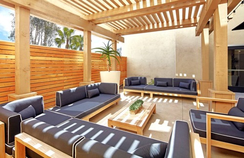Calabasas Casa | Indulge In An Unforgettable Getaway Experience! Dog-friendly Property, Pool!
