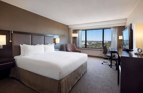 Milpitas Hotel | Indulge in Home Like Comfort! Near 49ers Museum, Fitness Center, Pet-Friendly