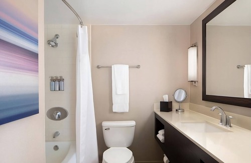 Milpitas Hotel | Indulge in Home Like Comfort! Near 49ers Museum, Fitness Center, Pet-Friendly