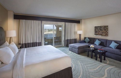 Lakeway Hotel | Indulge in Home-Like Comfort! Pet-Friendly, Outdoor Pool!