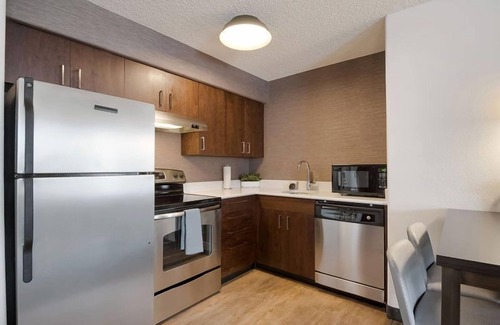 Reno/Tahoe Airport Hotel | Indulge in Home-Like Comfort! 3 Modern Units w/ Full Kitchen, Pet-friendly!