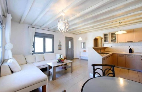 Ftelia Apartamento | Indulge in Luxury - Danae's Oasis in Mykonos