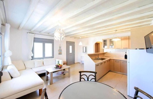 Ftelia Apartamento | Indulge in Luxury - Danae's Oasis in Mykonos