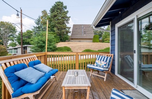 Brighton Casa | Indulge, Relax & Play: 5-Bedroom Haven with Games, Kitchen, Deck, Office & A/C