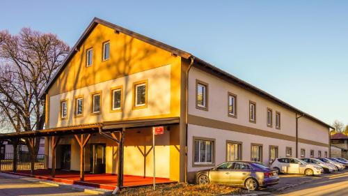 Belisce Cama Y Desayuno | Industrial Belišće