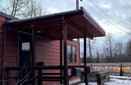 Fairview Apartamento | Industrial Designed near Downtown Anchorage 800+sf