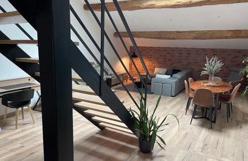 Revel Casa | Industrial Lodge 85m² - Loft avec extérieur