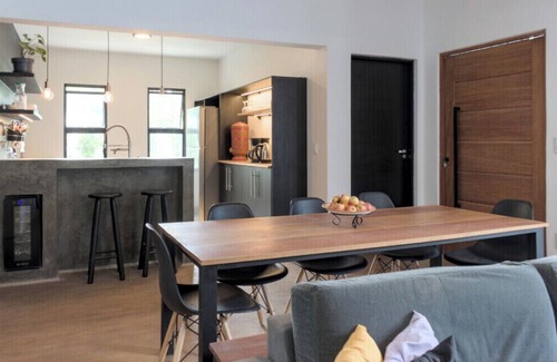 Paruru Cabaña | Industrial style country house with 4 suites. Pets allowed. Quiet condominium