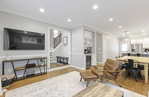 Chatham-Arch Casa | Indy- Mass Ave and Bottleworks District