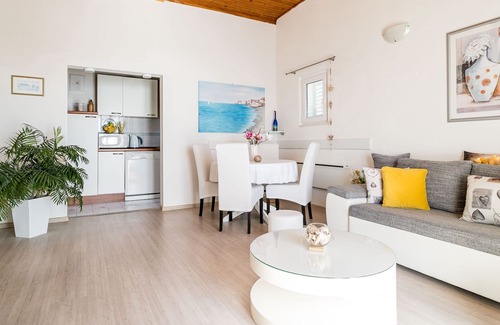 Lozica Apartamento | Indy's Beach Apartments