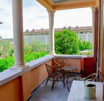 Salo Apartamento | Ines Lake Garden - with private parking & garden