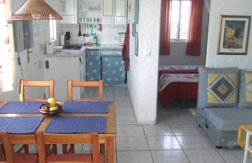 El Palmar Casa | inexpensive beautiful Holiday Home with Garden - 400 metres to the Beach
