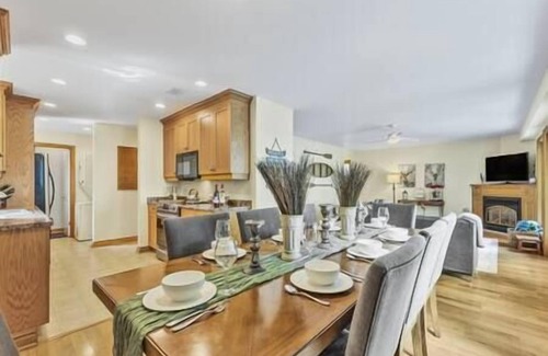 Severn Casa | Infinite Sparrow-Lakeside Family Retreat