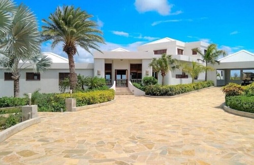 West End Village Villa | Infinity at Sheriva Villas /Ocean-view with 2 pools, 2 Jacuzzis/5-Star Service