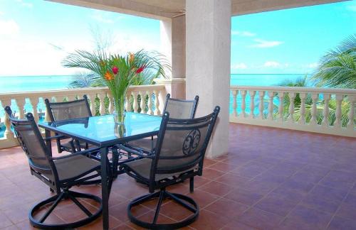 Antoneys Cay Hotel | Infinity Bay Spa & Beach Resort