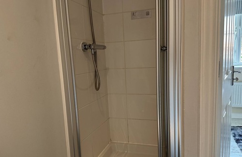 Basingstoke Casa | Infinity Guest House Wiltshire Crescent