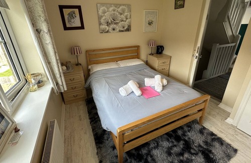Basingstoke Casa | Infinity Guest House Wiltshire Crescent