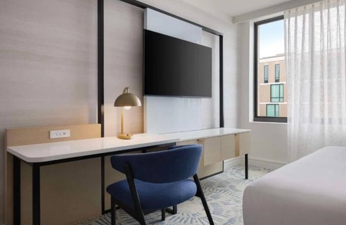 Glencoe Hotel | Infinity Pool Access & Pet Stay Near NorthPark Mall
