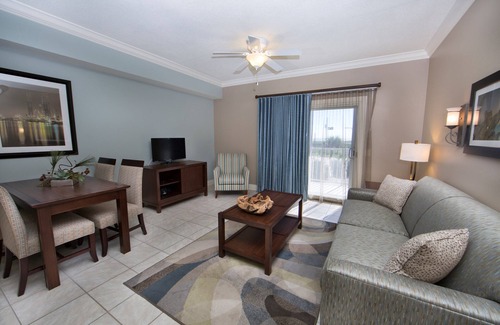 Beachside Village Villa | Villa tranquila en Galveston | Piscina infinita climatizada al aire libre + bañera de hidromasaje al aire libre compartida