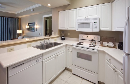 Beachside Village Villa | Villa tranquila en Galveston | Piscina infinita climatizada al aire libre + bañera de hidromasaje al aire libre compartida