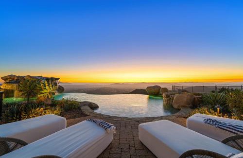 Poway Casa | Infinity Pool Theater Pickleball 360 Views Near Lake Poway Sunset Point Estate by AvantStay