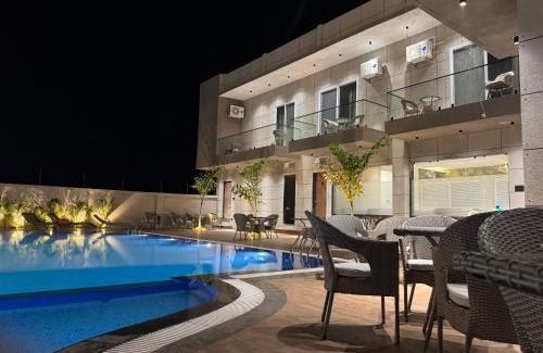 Mhow Complejo | Infinity Resort & Restaurant
