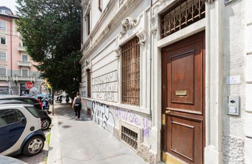 Casoretto Apartamento | INGEGNOLI1 Bright top floor apartment