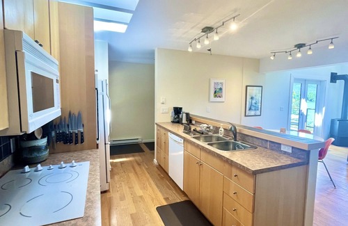 Ucluelet Casa | Inlet- home near Pacific Rim National Park