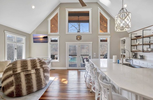 Seneca Casa | Inlet Lake Keowee Home Close to Clemson