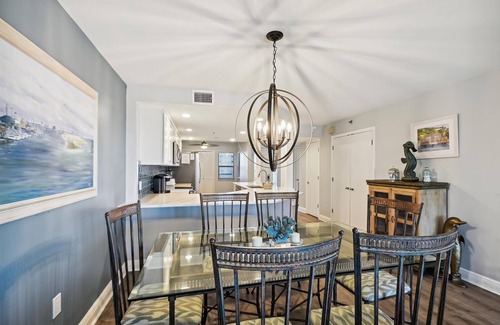 Holiday Isle Condominio | Inlet Reef 210 2 Bedroom Condo by RedAwning