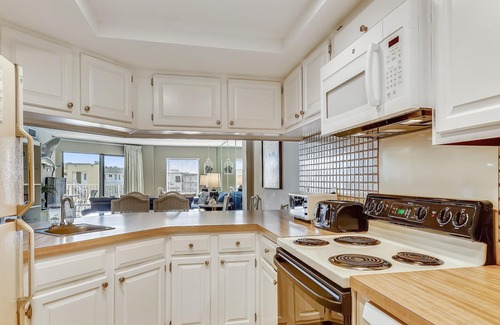 Holiday Isle Condominio | Inlet Reef 617 2 Bedroom Condo by RedAwning