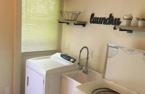 South Addition Casa | Inlet View House - Downtown Anchorage