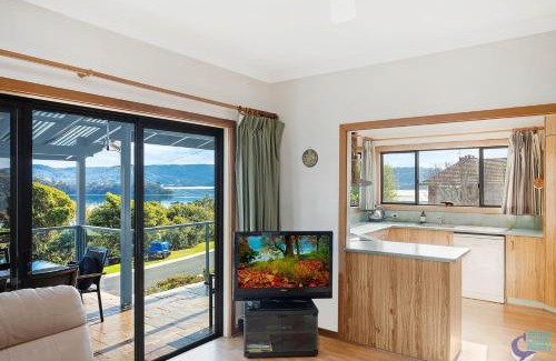 Narooma Casa | Inlet Views at 20 The Loop