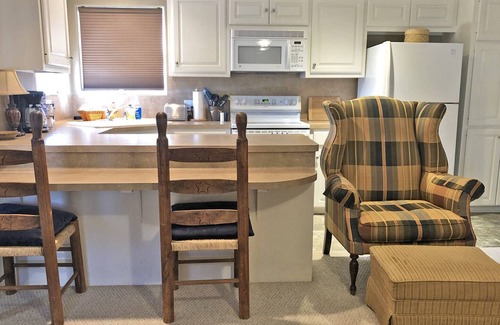 Burton Cabaña | Inn at Indian Creek